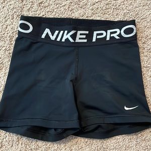 Black Nike pros 3” XS